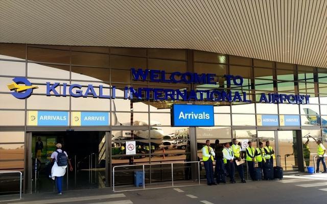 Inspeksi dan pengiriman proyek mesin penyaringan gerbang keamanan bandara Rwanda